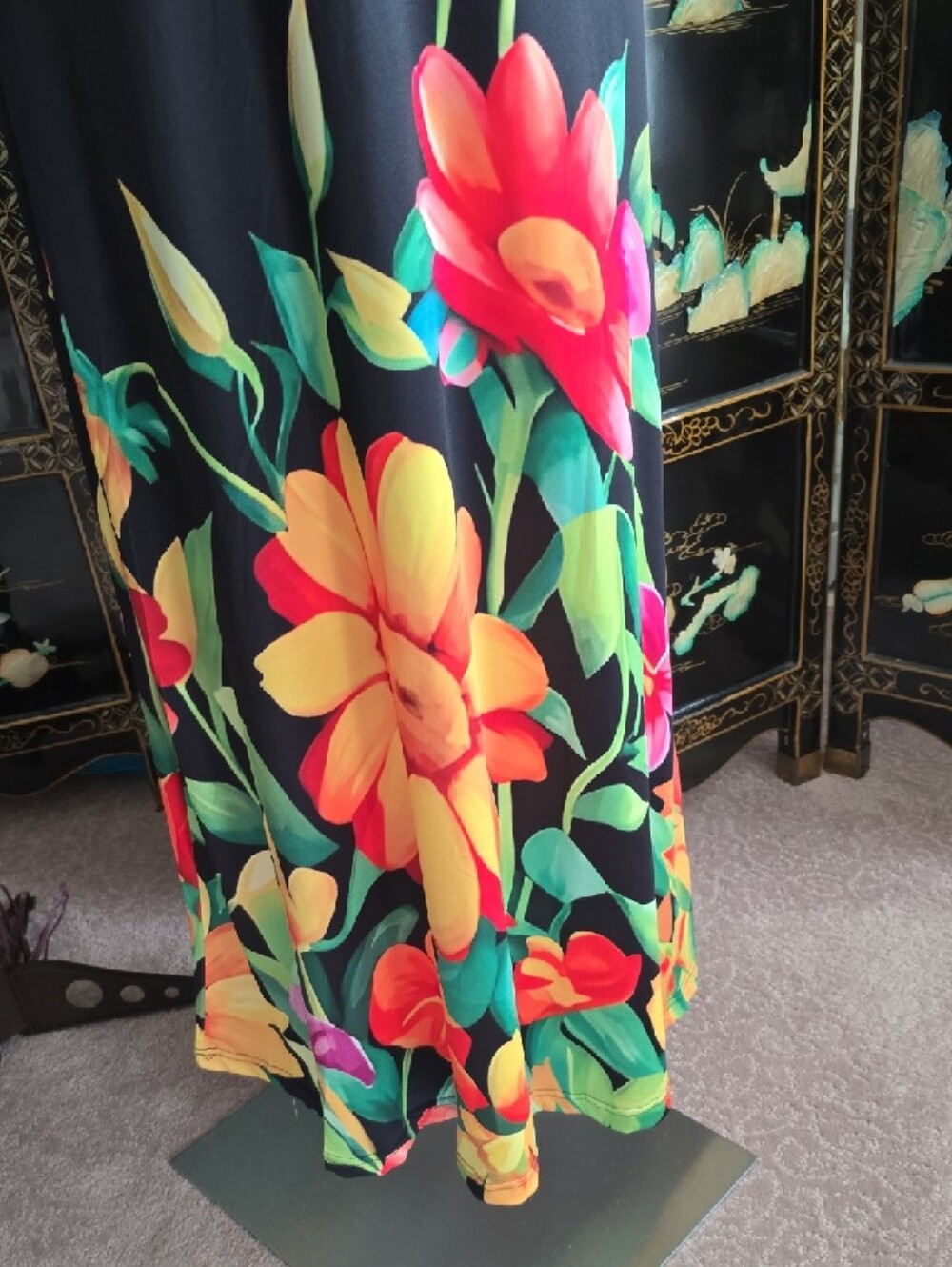 Women's Black Maxi Dress with Vibrant Floral Print - Picture 5 of 16